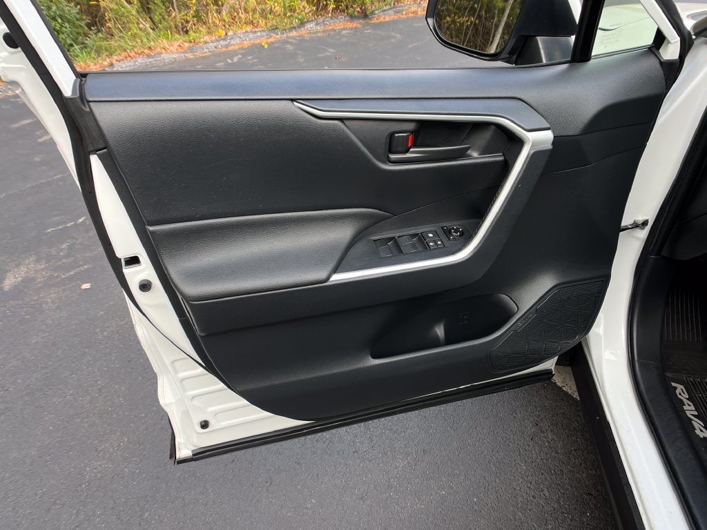 Used 2019 Toyota RAV4 LE w/ All Weather Liner Package AWD/4WD image 11