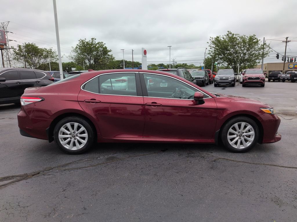 Used 2020 Toyota Camry LE FWD image 6