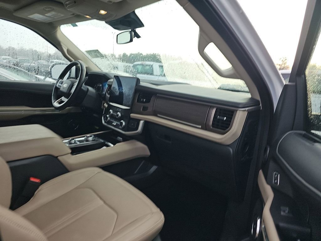 Used 2024 Ford Expedition Max Limited image 13