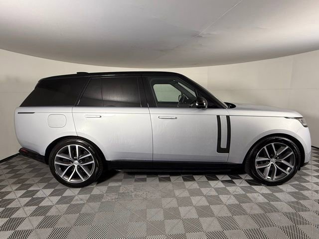 New 2025 Land Rover Range Rover SE image 9