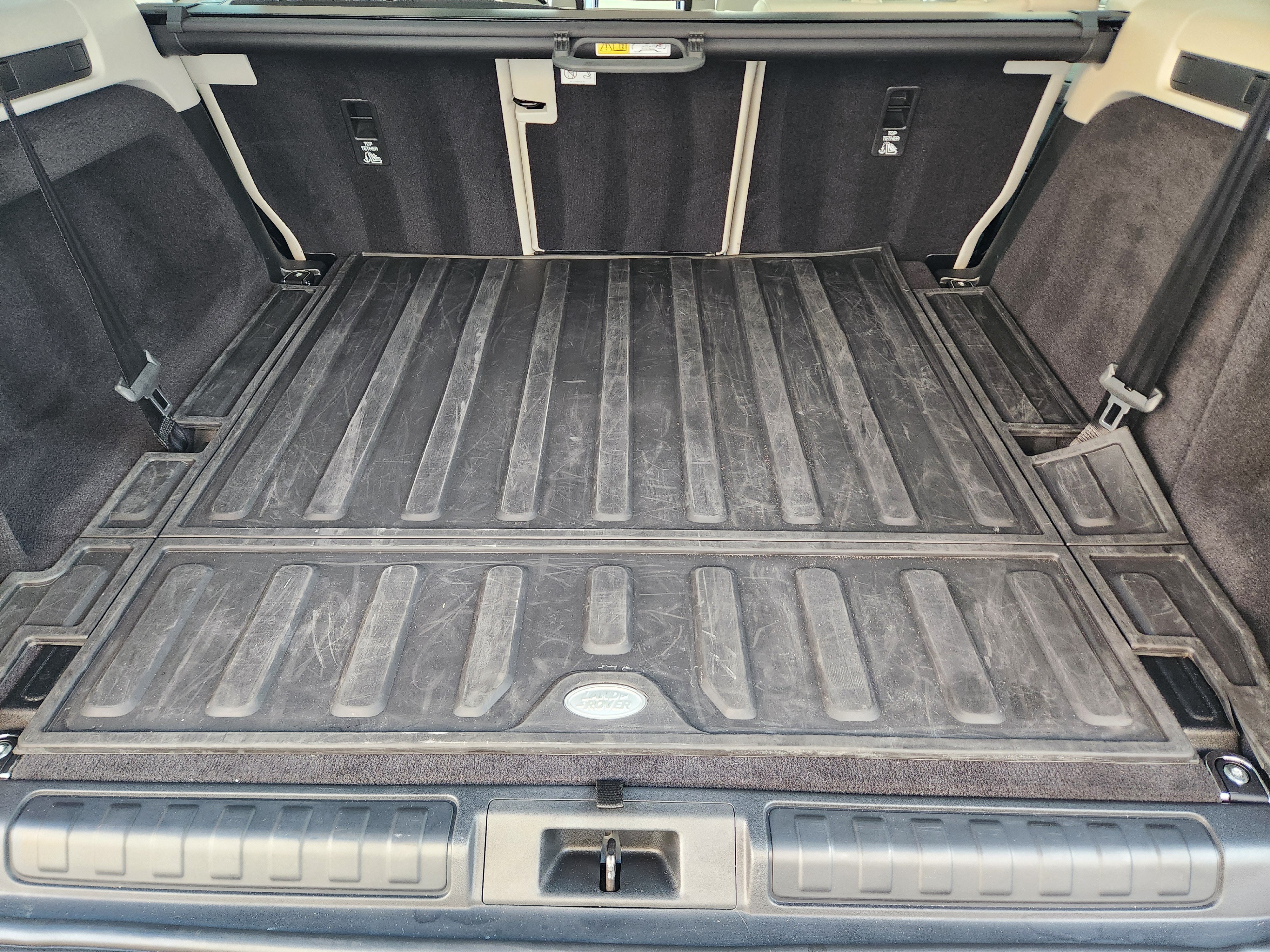 Certified 2025 Land Rover Discovery S AWD/4WD image 30