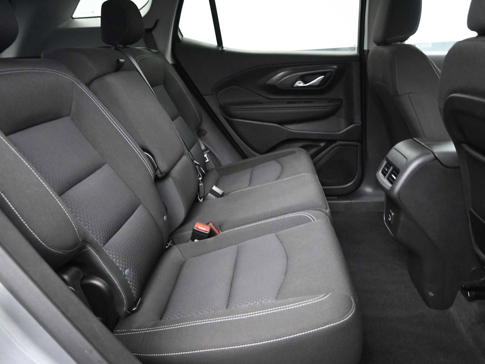 Used 2024 GMC Terrain SLE image 11