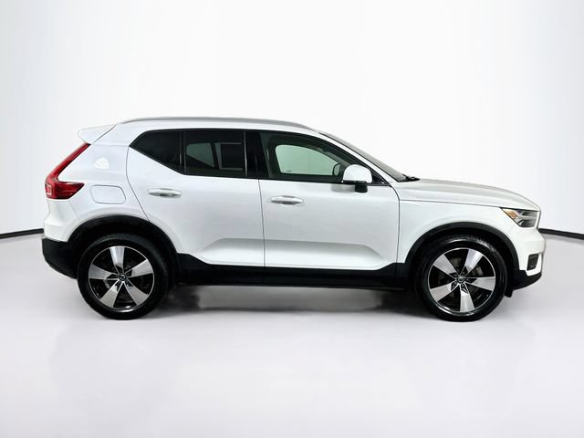 Used 2021 Volvo XC40 T5 Momentum w/ Protection Package Premier AWD/4WD image 10