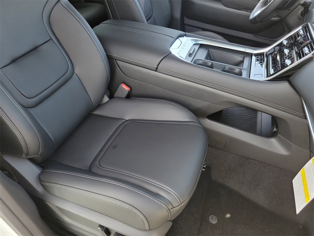 New 2026 Nissan Armada SV image 16