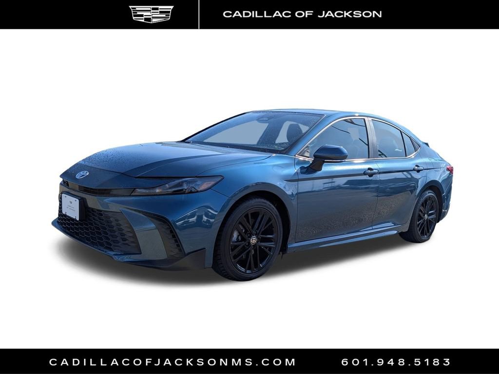 Used 2025 Toyota Camry SE video 2