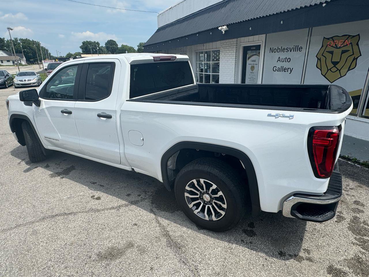 Used 2022 GMC Sierra 1500 Pro w/ Convenience Package AWD/4WD image 4