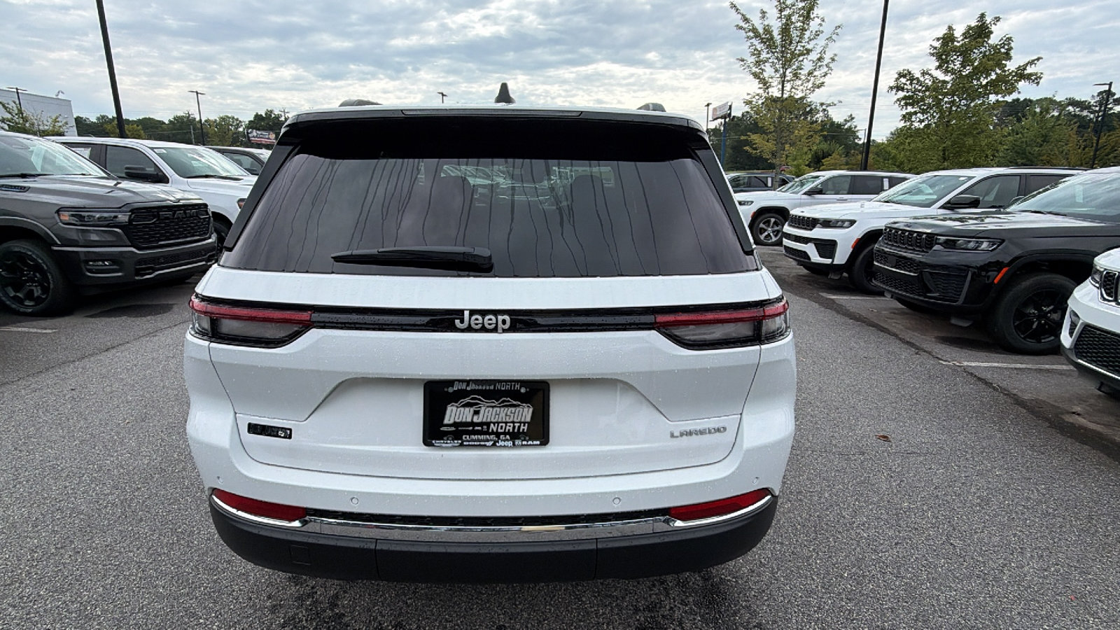 New 2026 Jeep Grand Cherokee Laredo RWD image 9