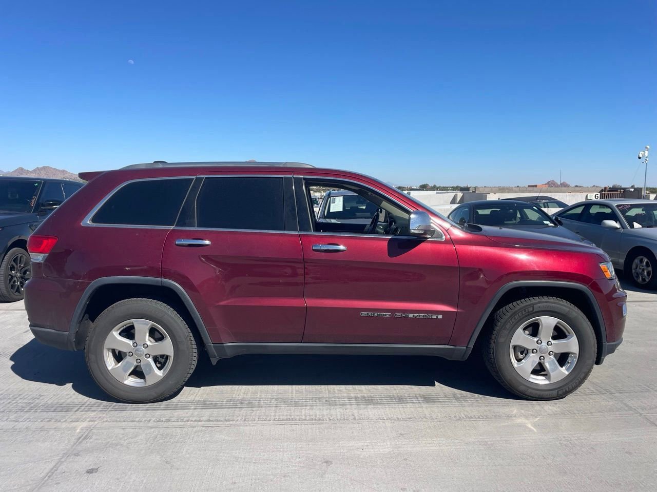 Used 2018 Jeep Grand Cherokee Limited image 3