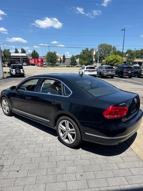 Used 2013 Volkswagen Passat TDI SEL Premium FWD image 11