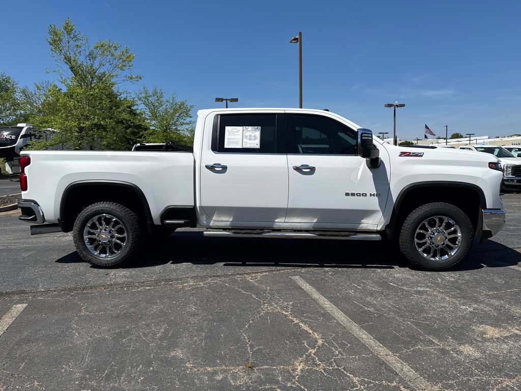Used 2024 Chevrolet Silverado 2500 LTZ w/ LTZ Plus Package AWD/4WD image 4