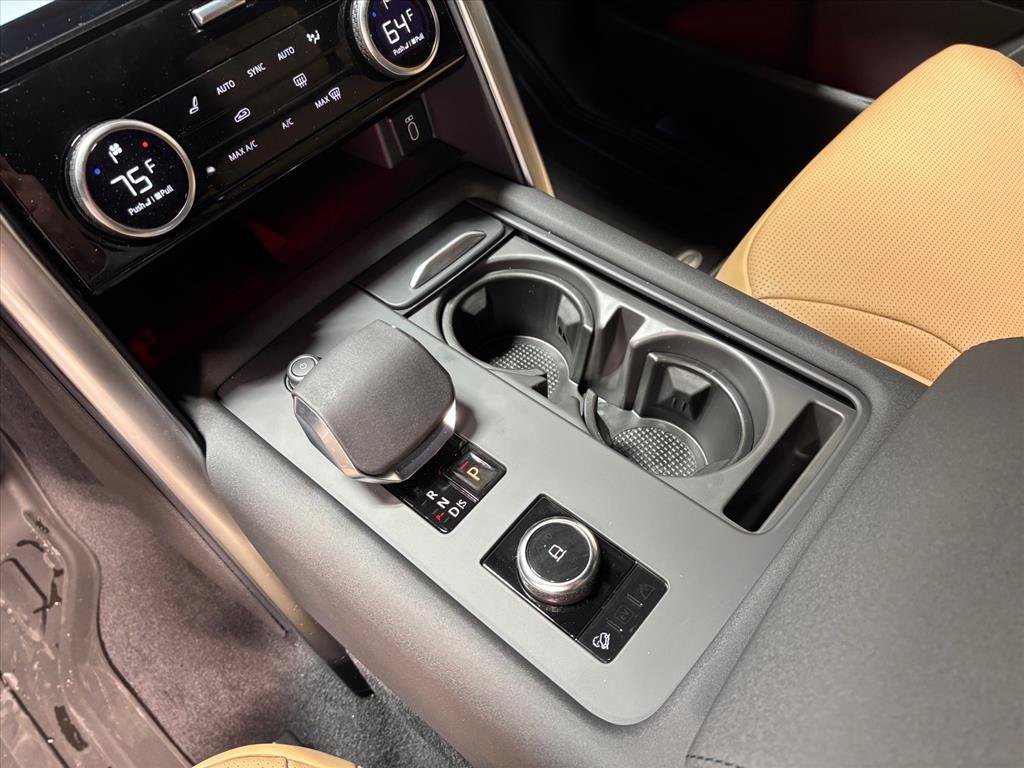 New 2026 Land Rover Discovery Limited Edition AWD/4WD image 13