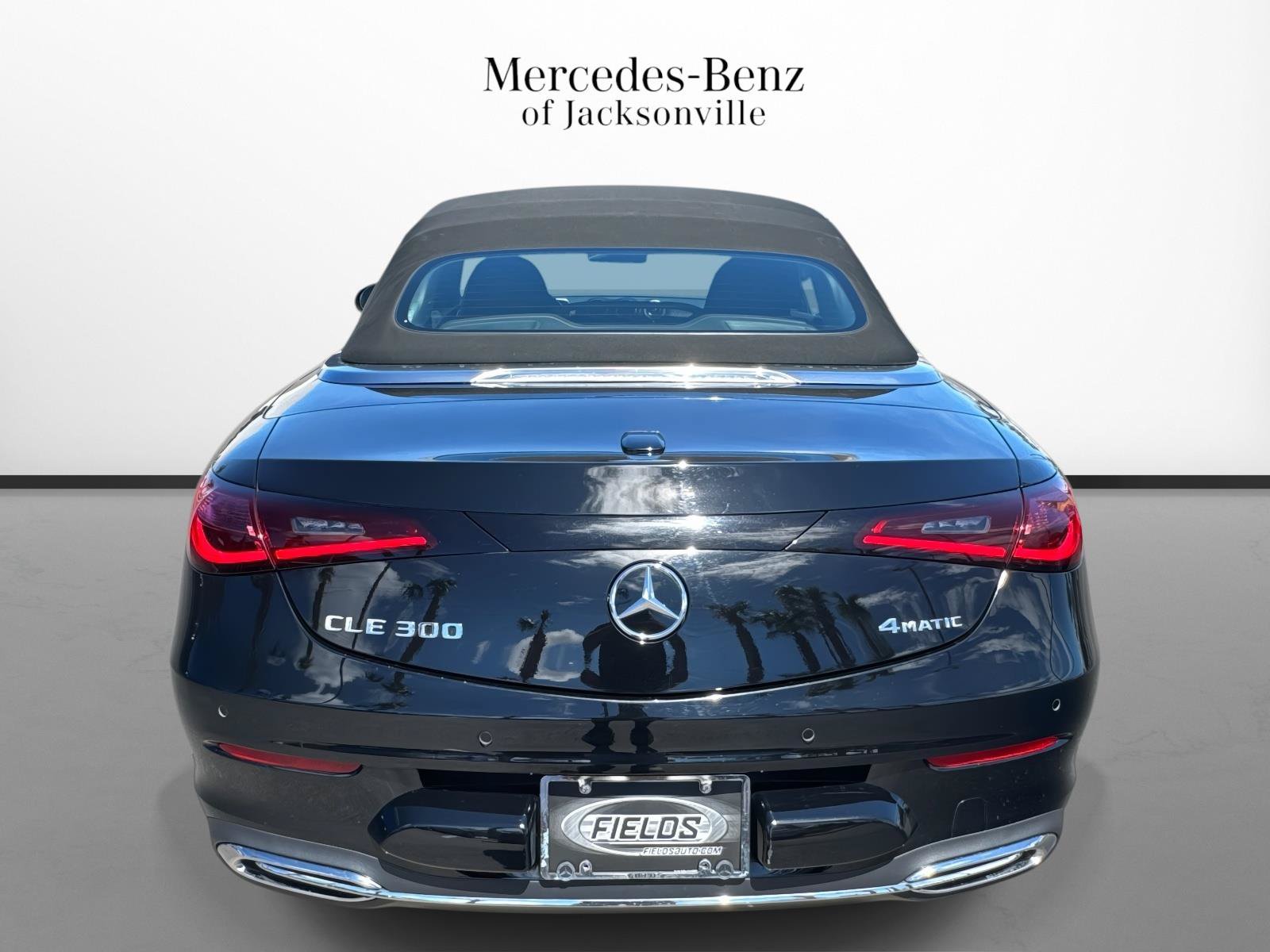 Used 2025 Mercedes-Benz CLE 300 4MATIC Cabriolet image 4