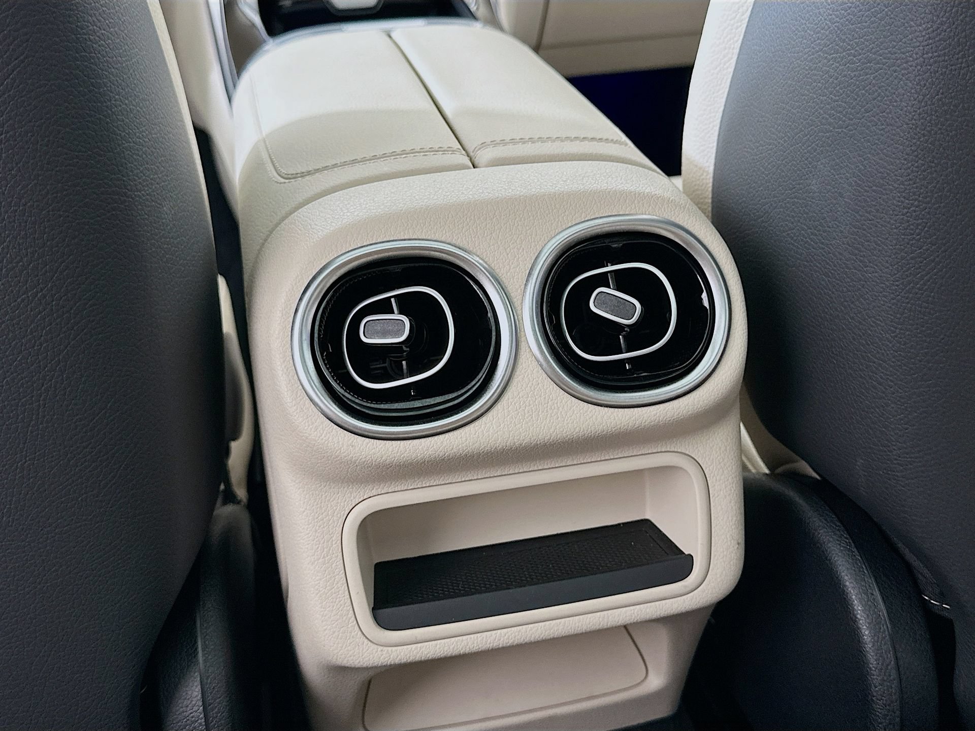 Certified 2026 Mercedes-Benz GLC 300 image 28