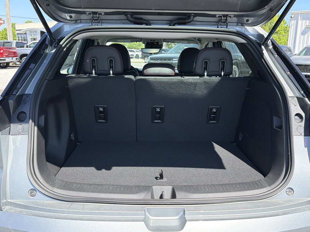 New 2027 Chevrolet Bolt RS w/ Technology Package FWD image 17