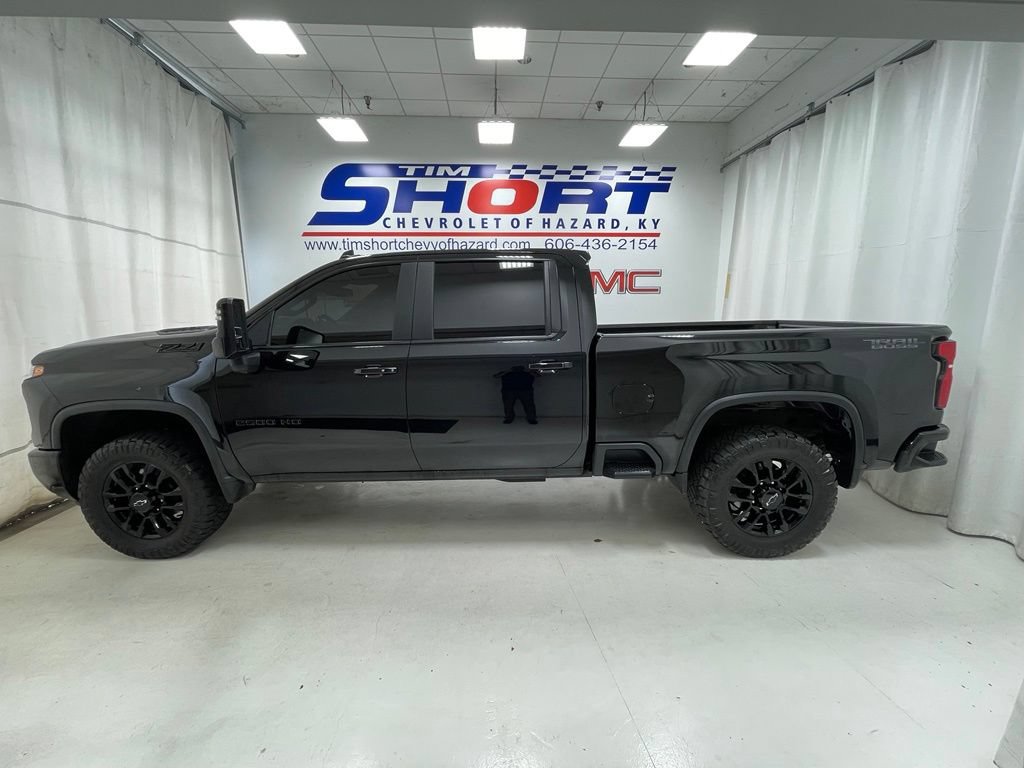 Used 2025 Chevrolet Silverado 2500 LT w/ Trail Boss Package AWD/4WD image 8