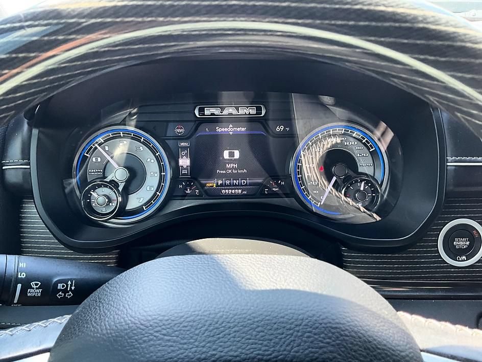 Used 2020 RAM 1500 Limited w/ Black Appearance Package AWD/4WD image 18