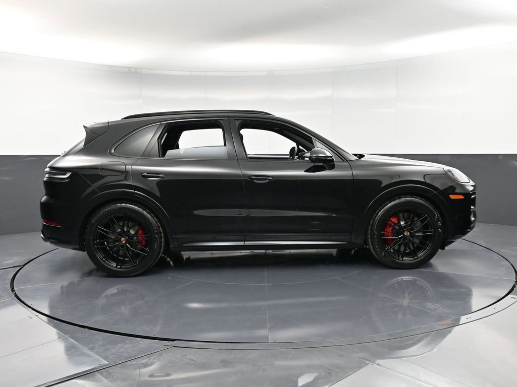 New 2026 Porsche Cayenne GTS image 9