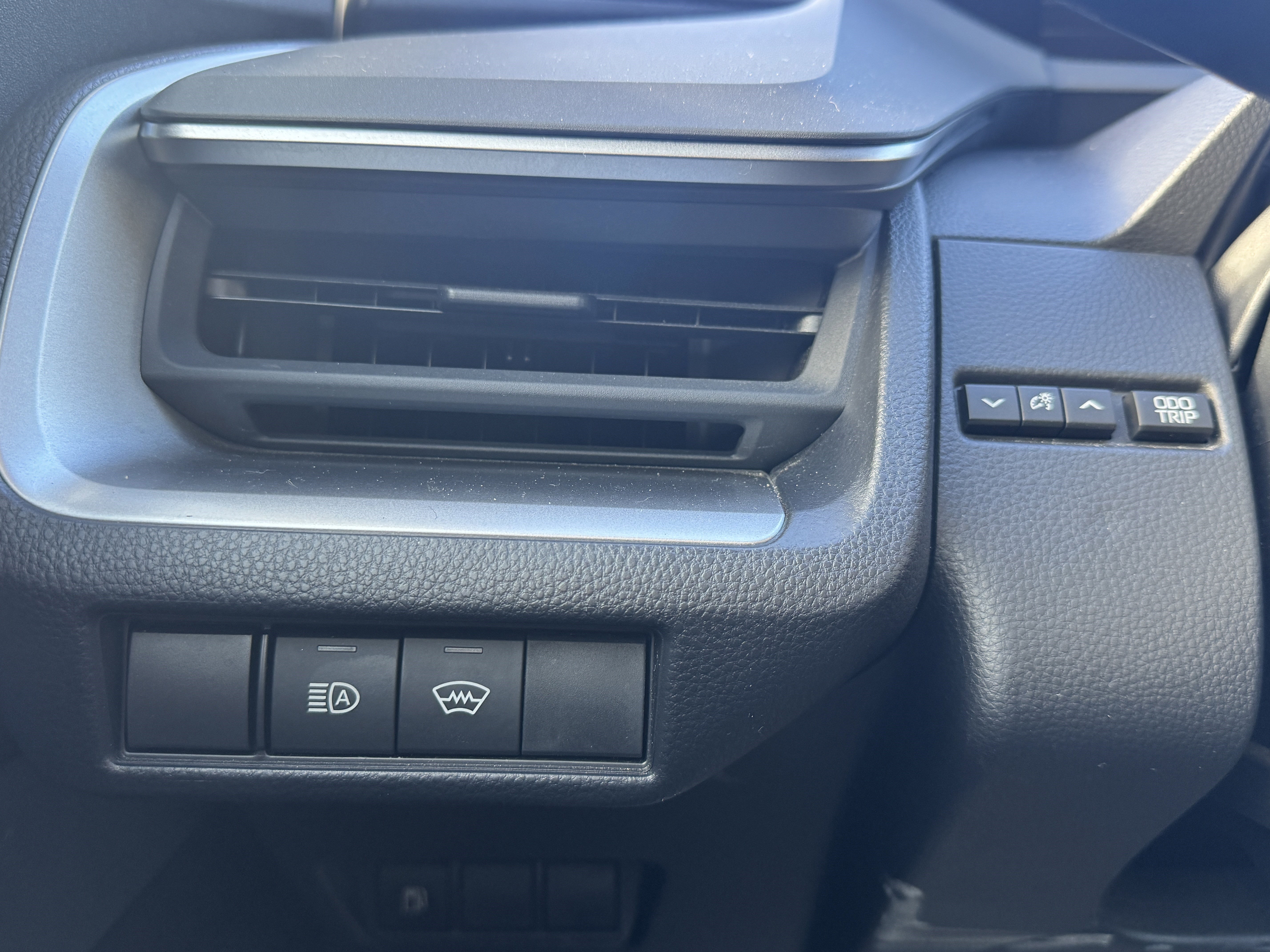 Used 2024 Toyota Prius LE image 32