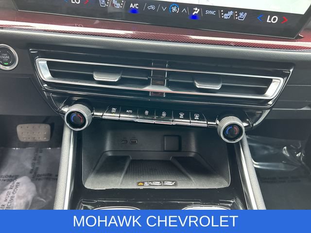 Used 2024 Chevrolet Traverse RS w/ LPO, Floor Liner Package AWD/4WD image 18
