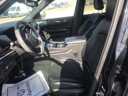 Used 2023 Jeep Grand Cherokee Altitude video 2