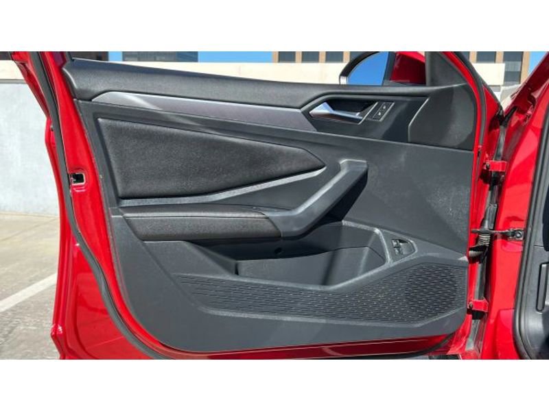 Used 2023 Volkswagen Jetta SE image 12