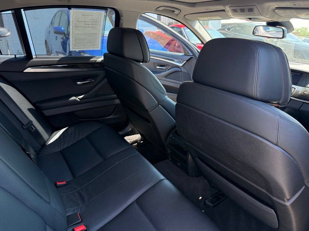 Used 2011 BMW 550i xDrive Sedan AWD/4WD image 13