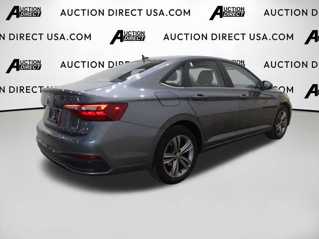 Used 2024 Volkswagen Jetta SE image 38