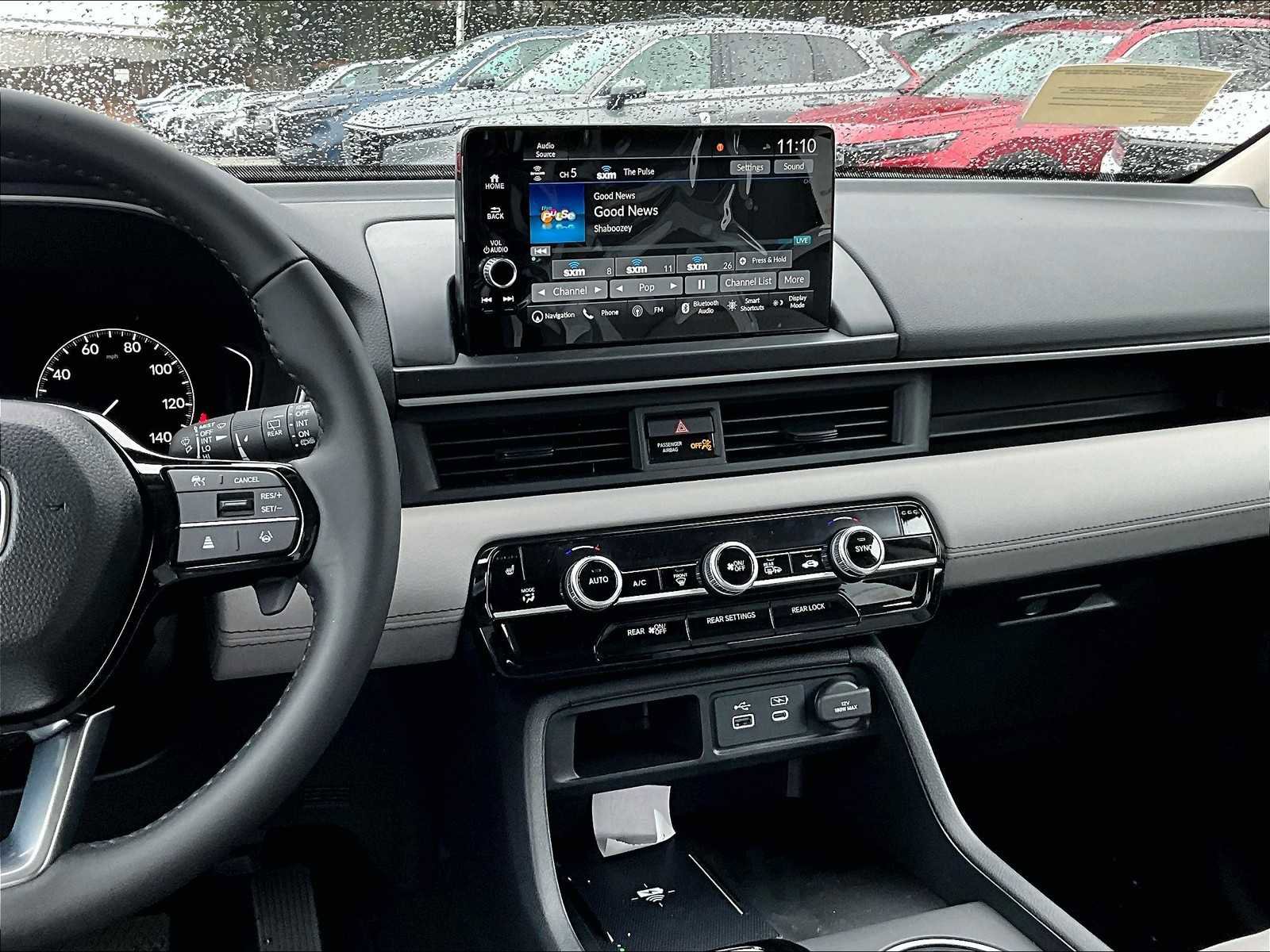 New 2025 Honda Pilot Touring image 13