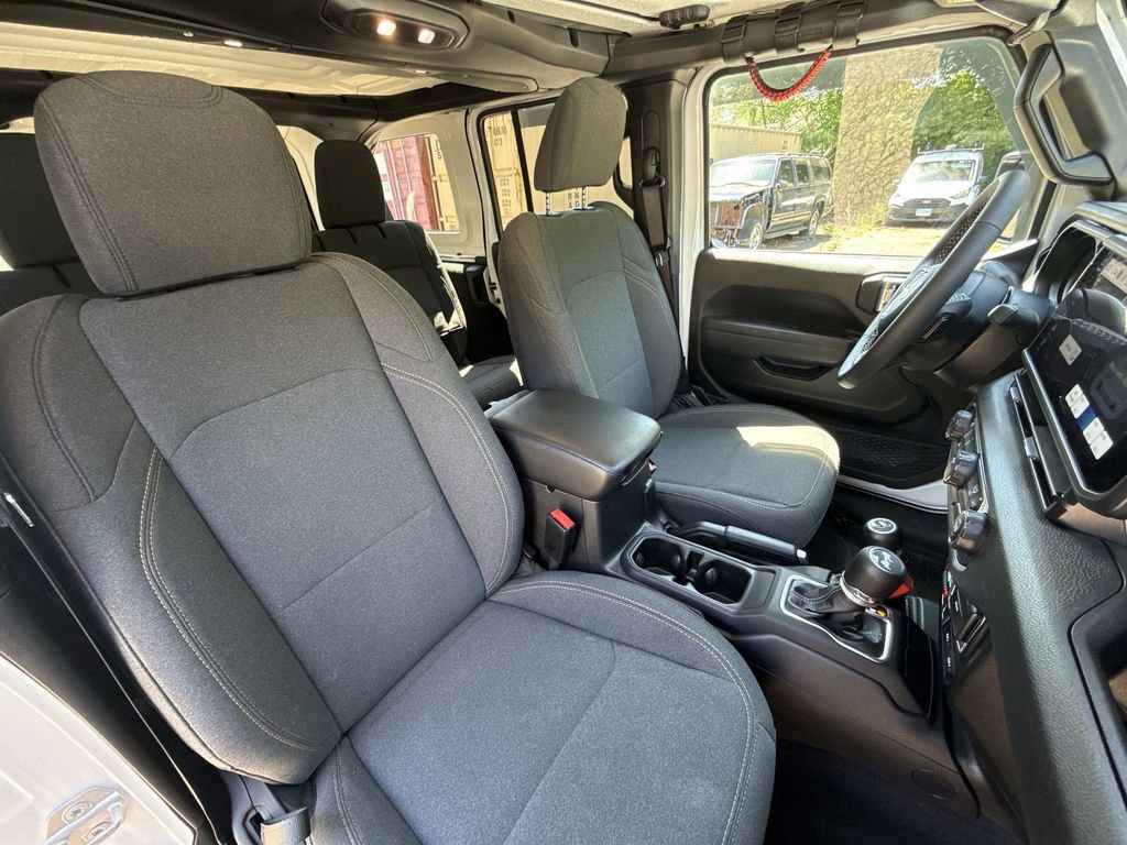 Used 2025 Jeep Wrangler Unlimited Sport AWD/4WD image 23