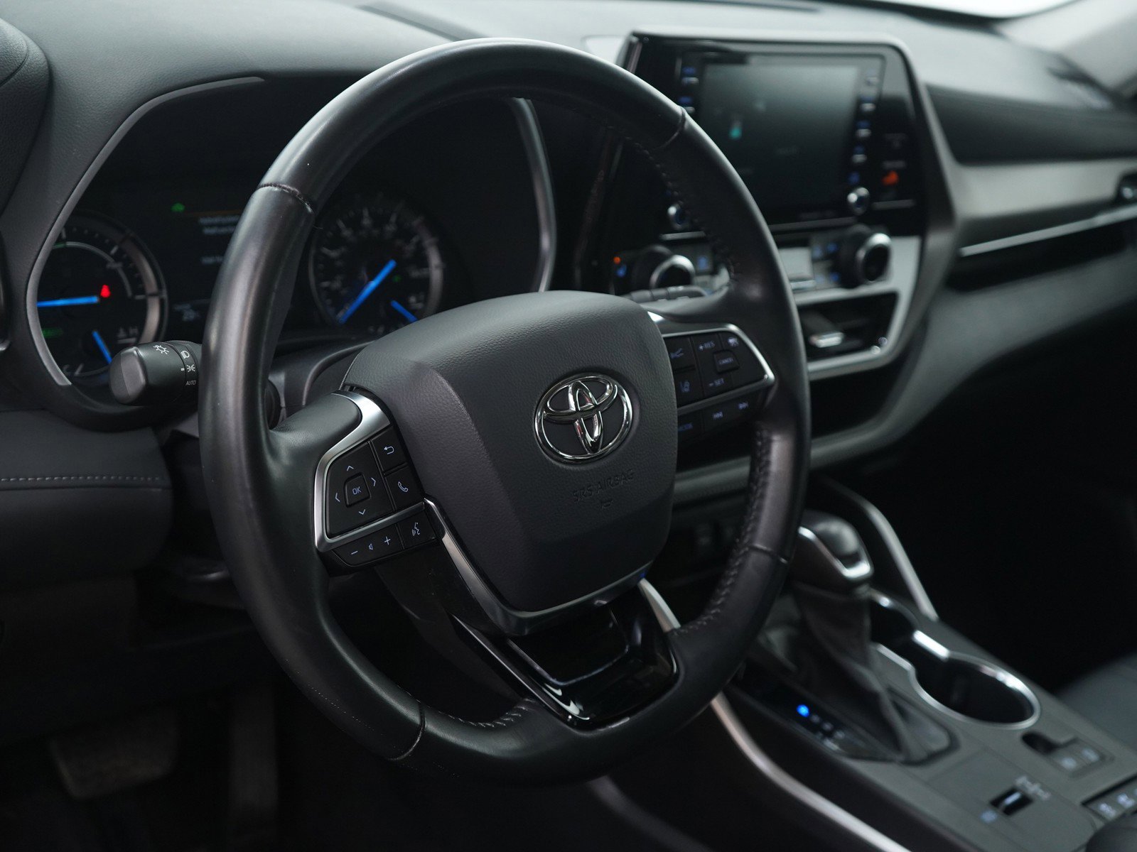 Used 2021 Toyota Highlander XLE image 22