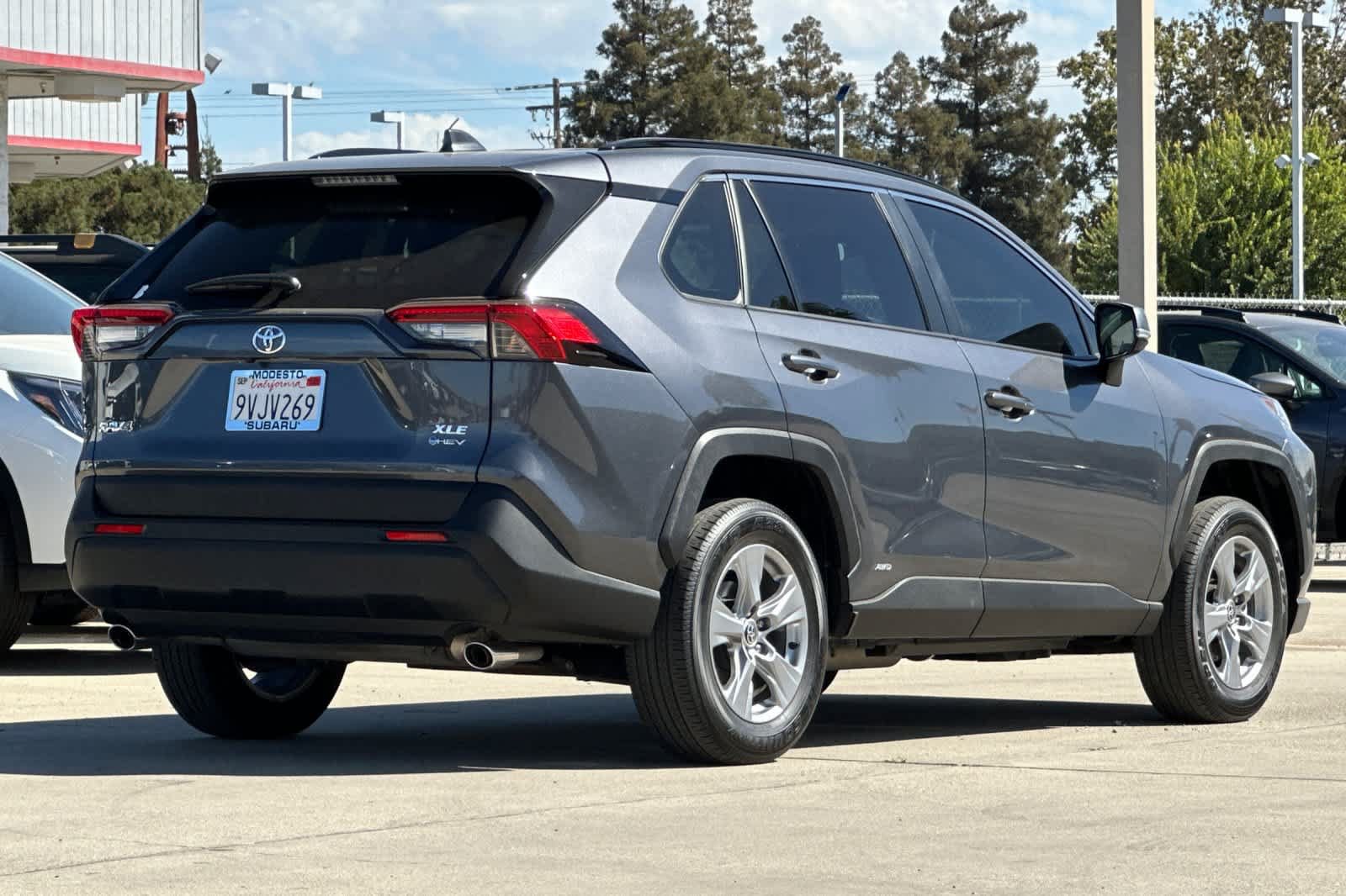 Used 2025 Toyota RAV4 XLE w/ Convenience Package AWD/4WD image 3