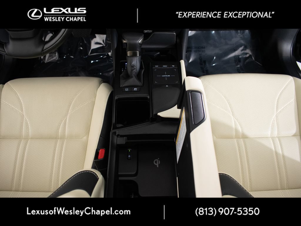 Certified 2022 Lexus ES 300h Ultra Luxury w/ Accessory Package 2 FWD image 19