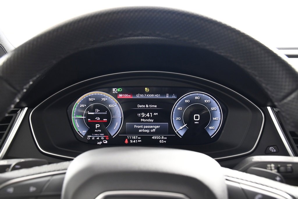 Used 2024 Audi Q5 e Prestige w/ Prestige Package image 31