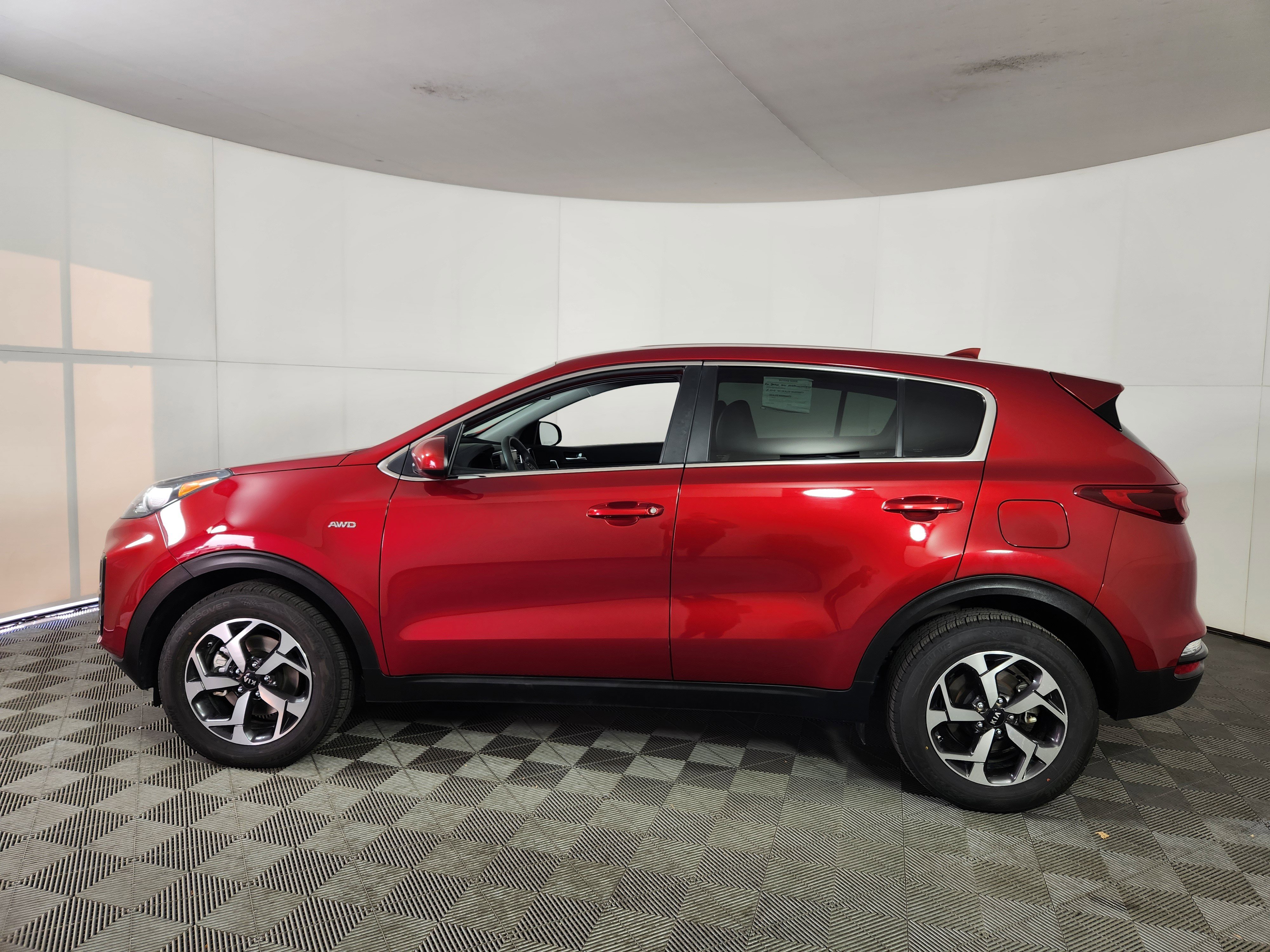 Used 2021 Kia Sportage LX image 4