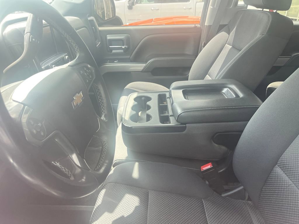 Used 2018 Chevrolet Silverado 1500 LT w/ All Star Edition AWD/4WD image 9