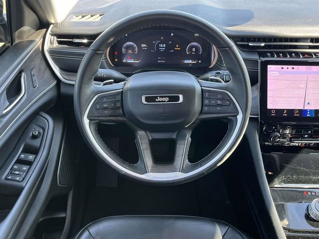 Used 2022 Jeep Grand Cherokee Limited image 18