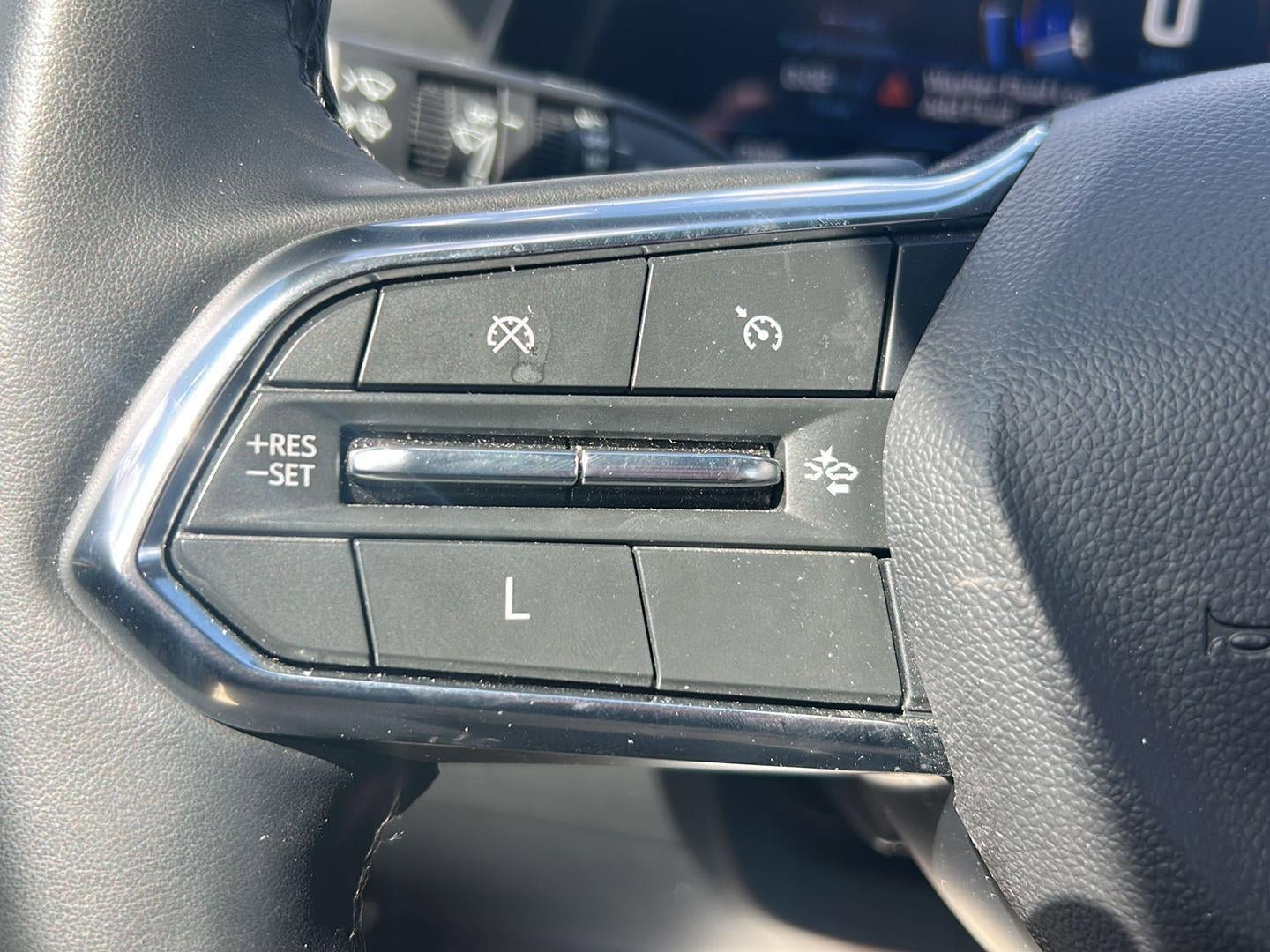 Used 2025 Chevrolet Equinox LT AWD/4WD image 23