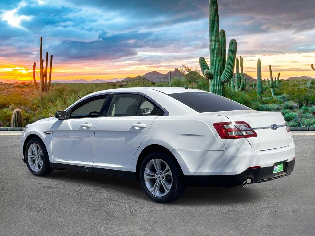 Used 2019 Ford Taurus SE image 5