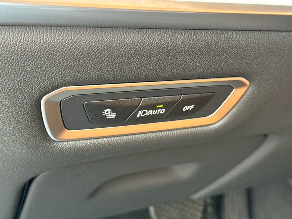 Used 2024 BMW X7 xDrive40i w/ Premium Package image 52