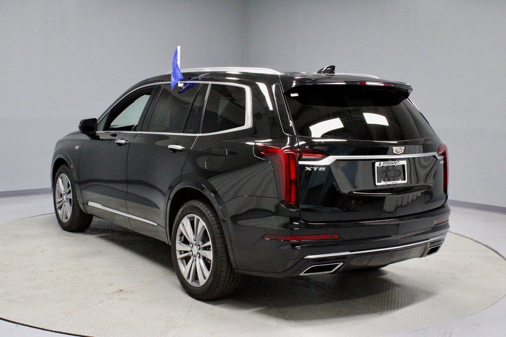 Used 2025 Cadillac XT6 Premium Luxury image 10