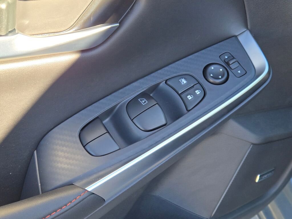 Used 2025 Nissan Sentra SR w/ SR Premium Package image 22