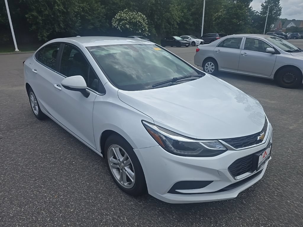 Used 2016 Chevrolet Cruze LT w/ Convenience Package FWD image 3