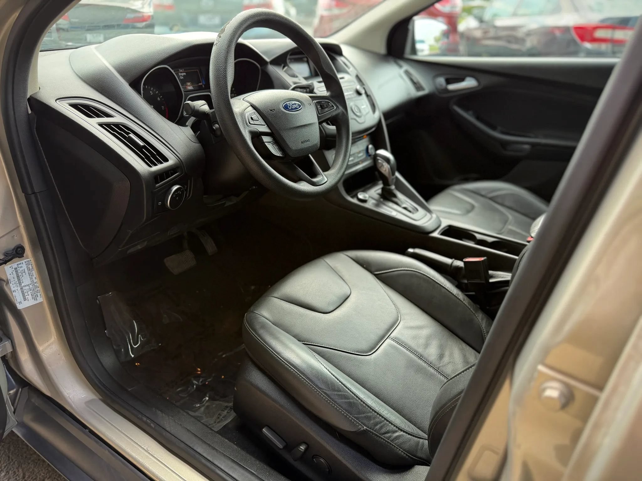 Used 2016 Ford Focus SE FWD image 6