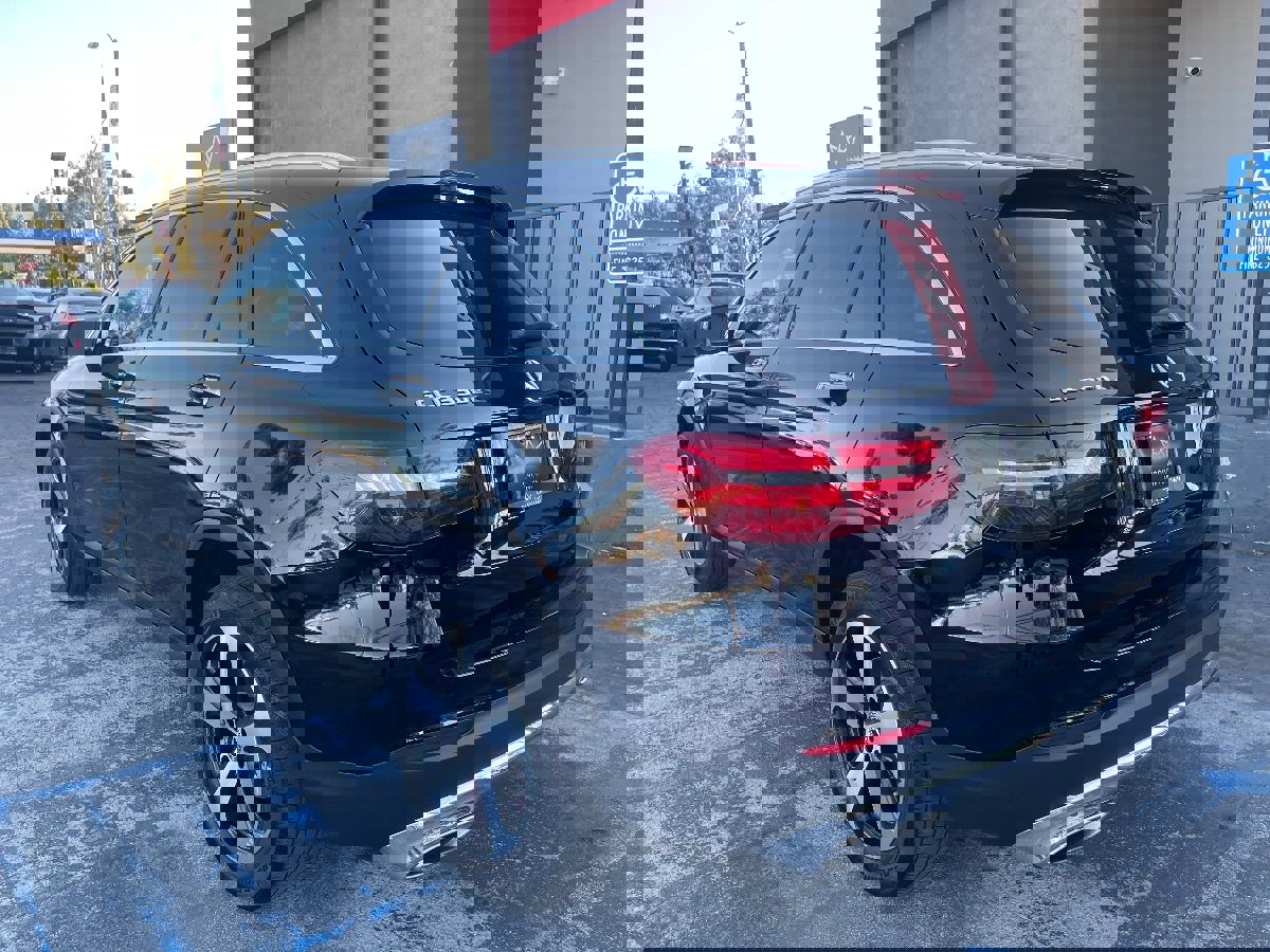 Used 2019 Mercedes-Benz GLC 350e 4MATIC image 7