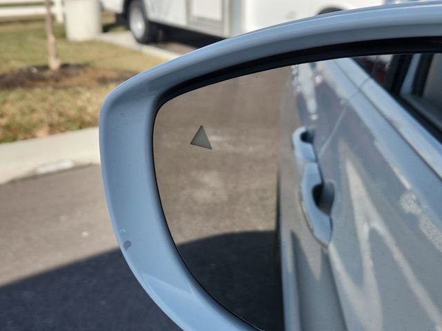 Used 2019 Chrysler Pacifica Touring-L image 38