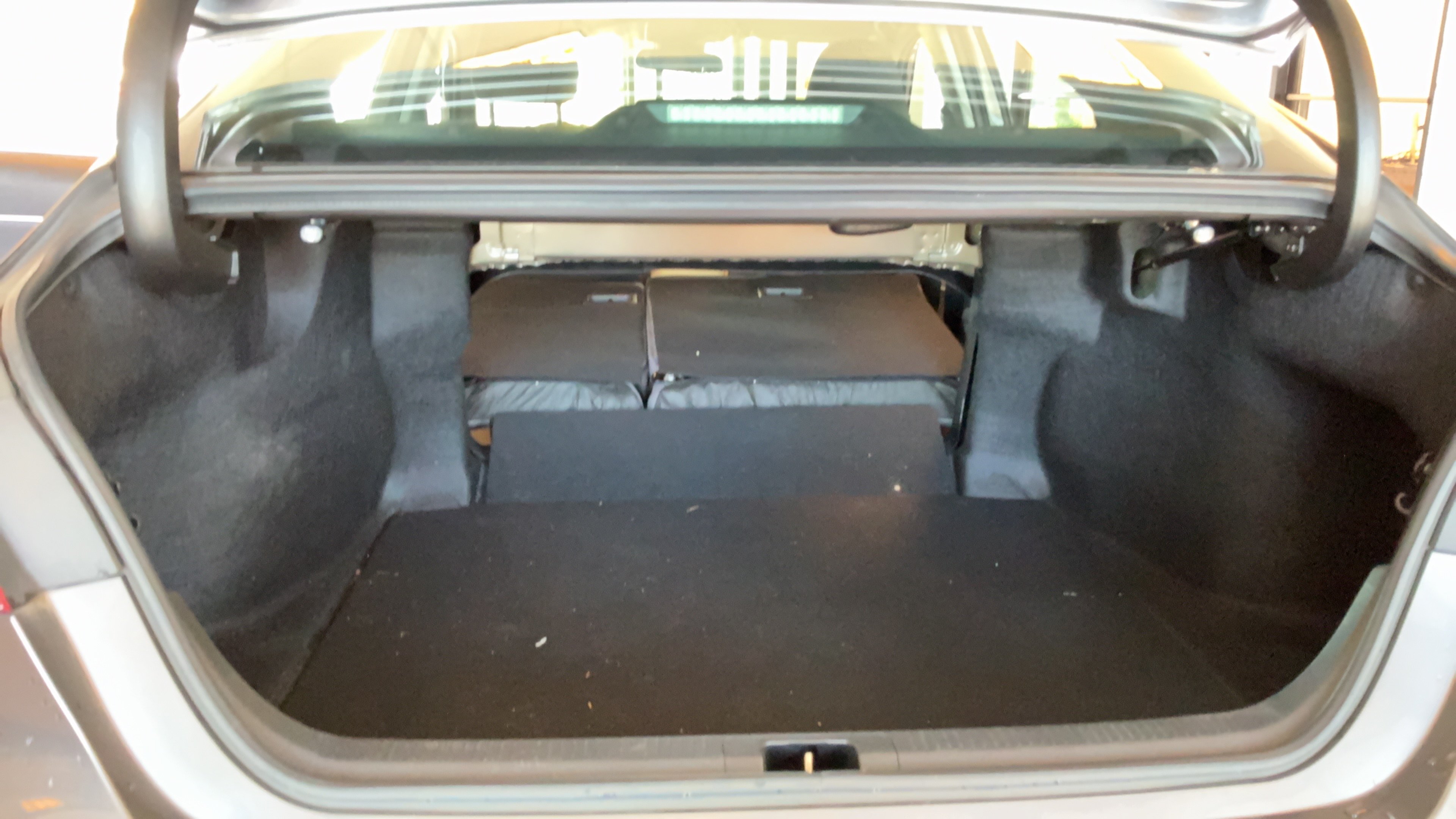 Used 2019 Toyota Camry LE FWD image 30