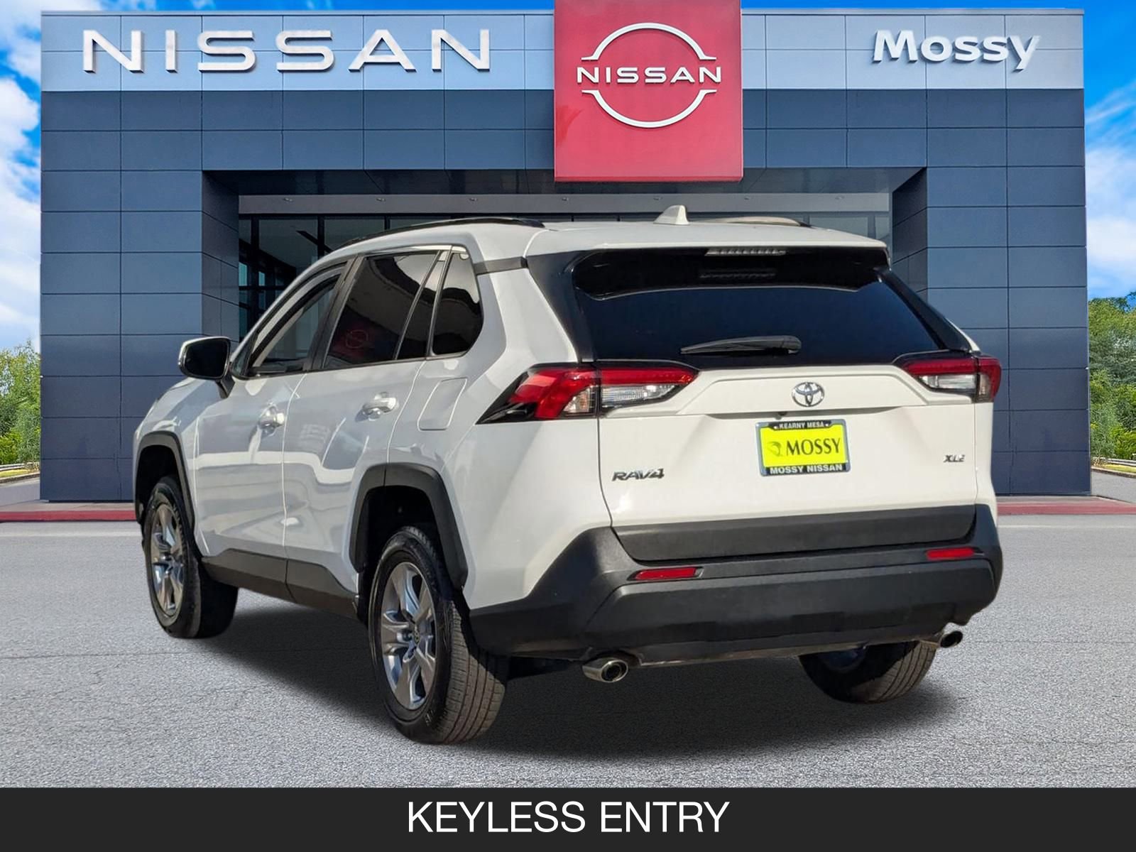 Used 2023 Toyota RAV4 XLE image 8