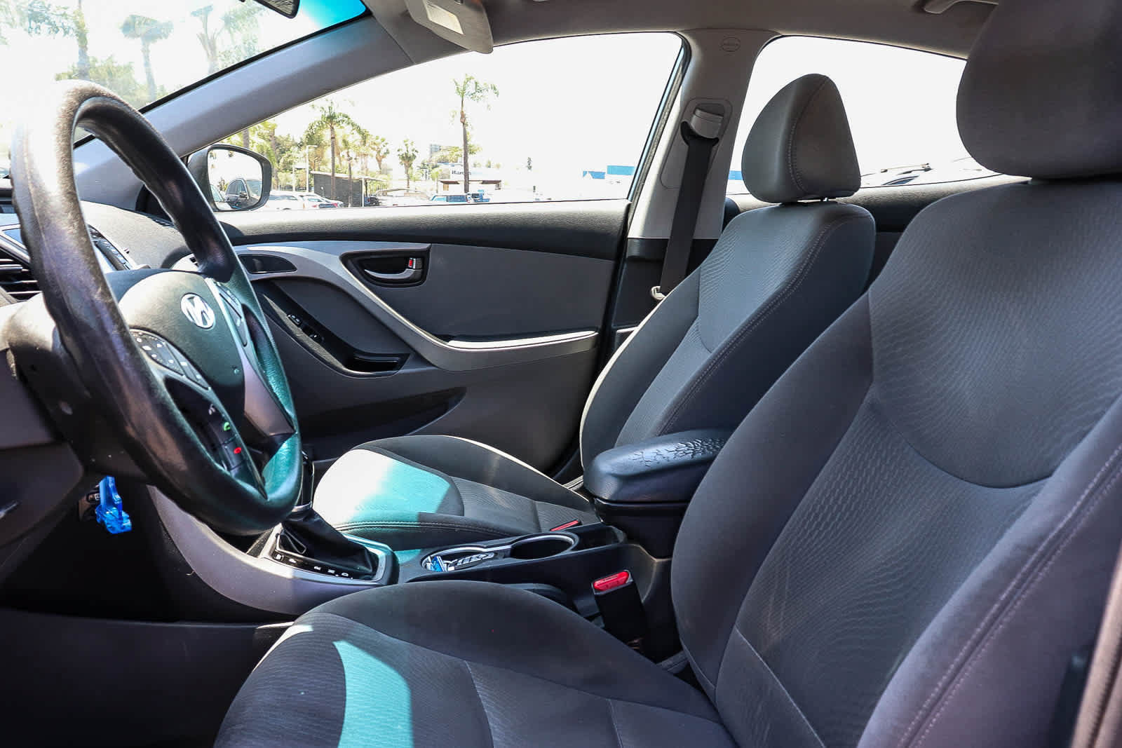 Used 2014 Hyundai Elantra SE w/ Option Group 02 FWD image 23