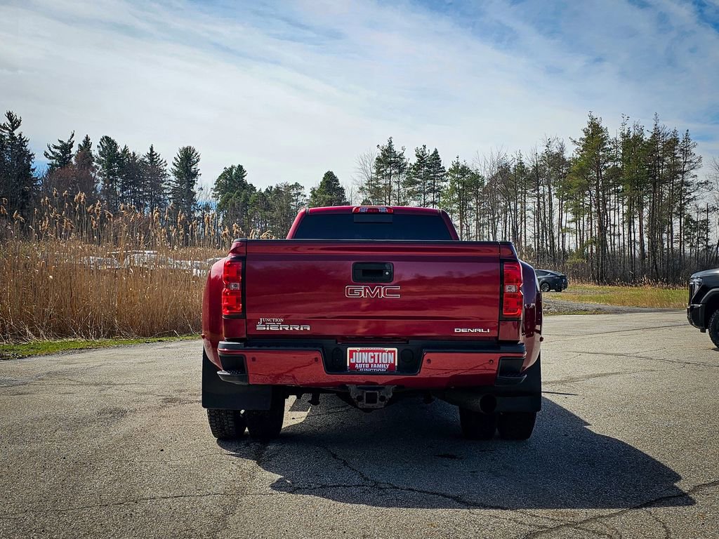 Used 2018 GMC Sierra 3500 Denali w/ Duramax Plus Package image 4
