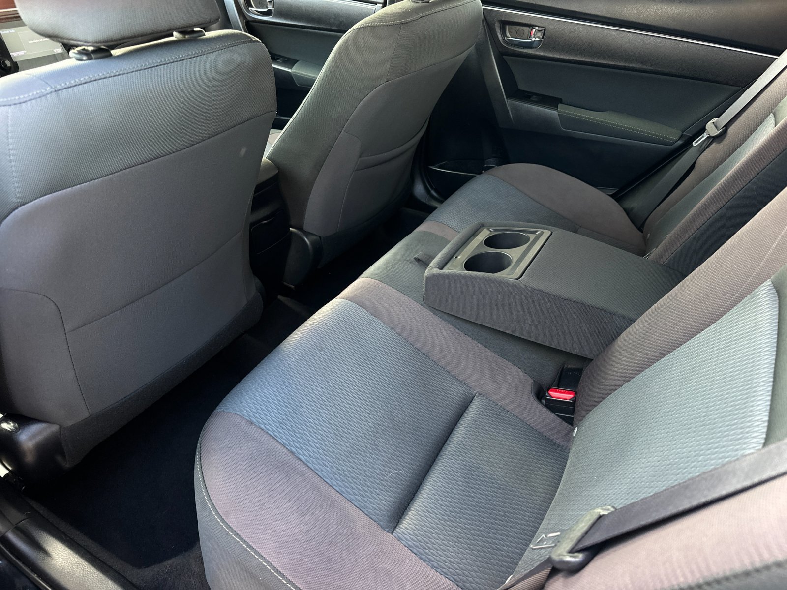 Used 2017 Toyota Corolla LE FWD image 11